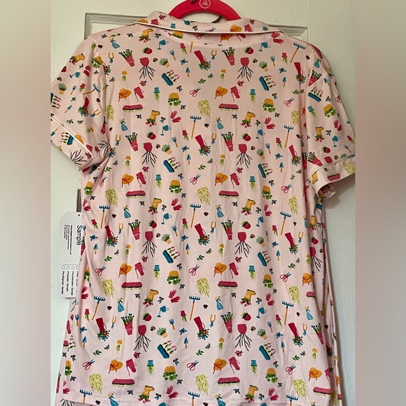 BNWT! Unbranded Sample, “the garden club” short sleeve, capri, PJs, pale pink - Picture 9 of 13